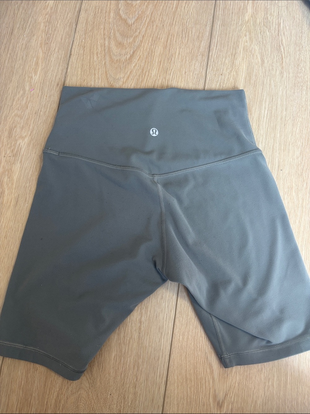 Lululemon align 6” short size 6